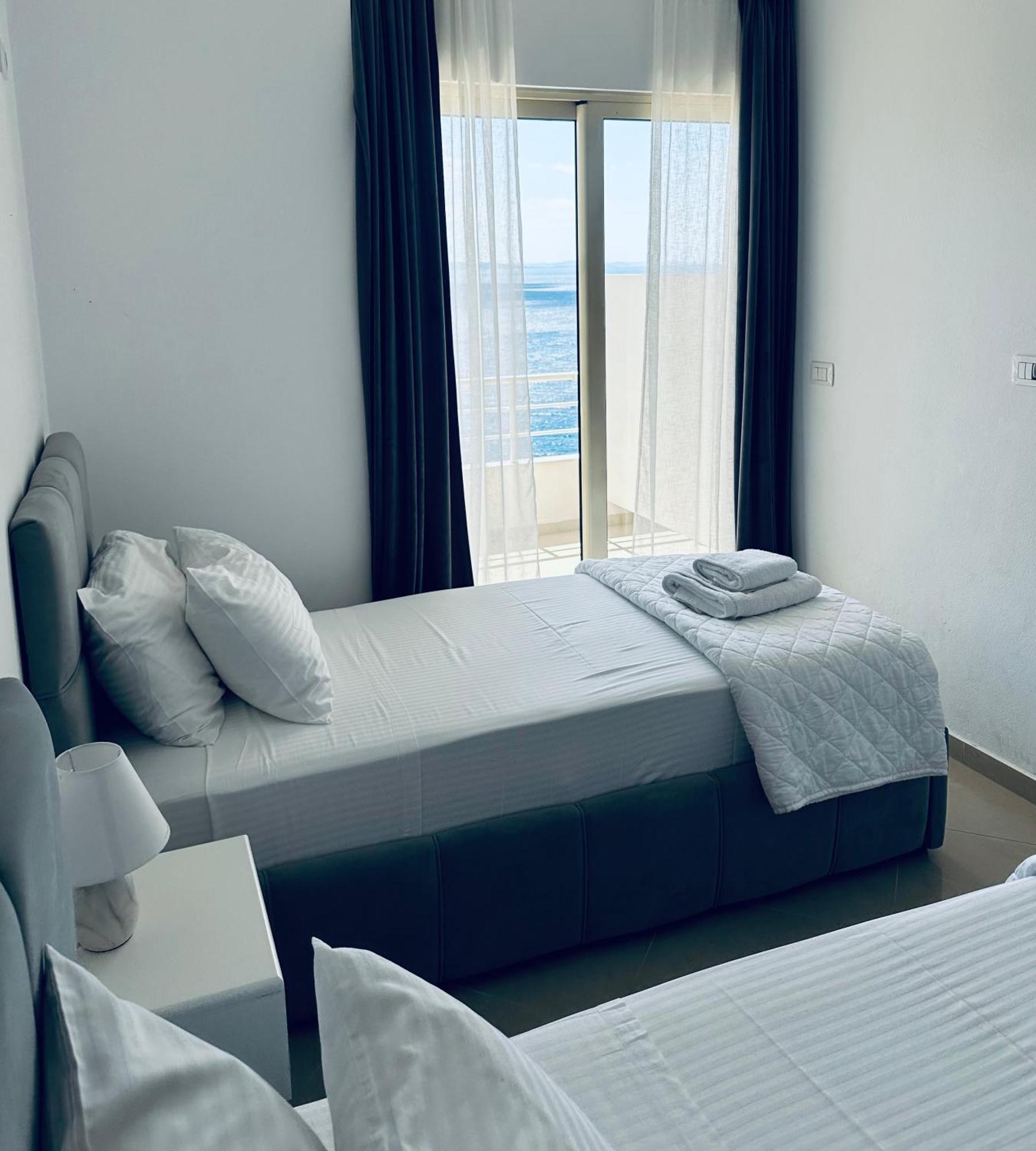 Mane * Sarandë