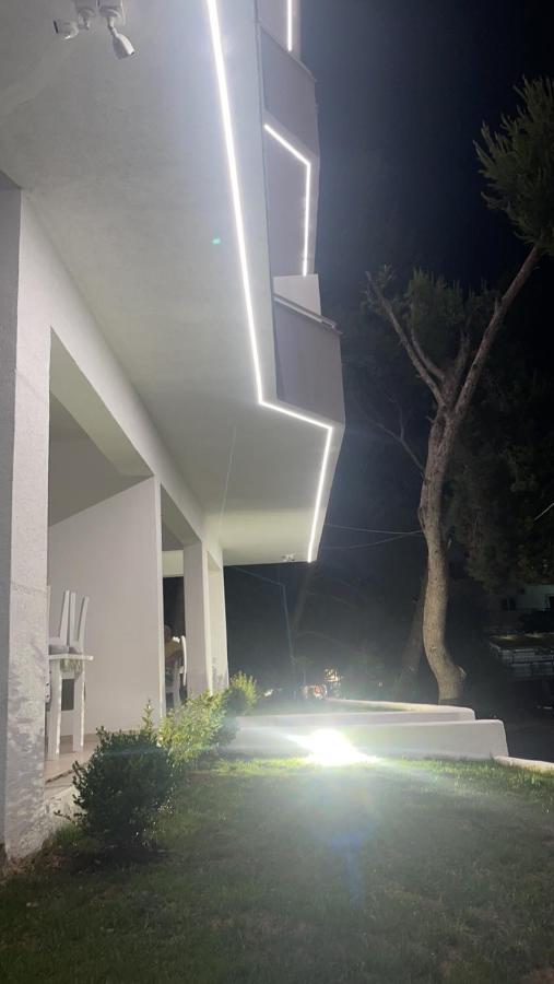 Mane * Sarande